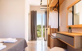 Melador Beachfront Apartments